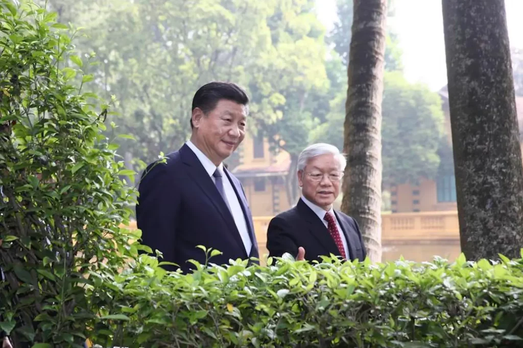 Il presidente cinese Xi Jinping e il leader vietnamita Nguyen Phu Trong la pensano allo stesso modo su molte cose. Immagine: China Daily